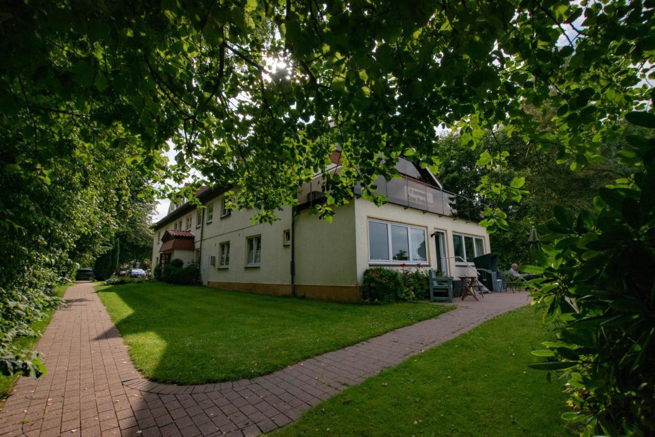 Gasthaus Zum Frohsinn Bosau Экстерьер фото